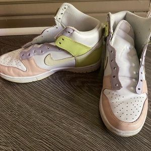 Nike Women Dunk High